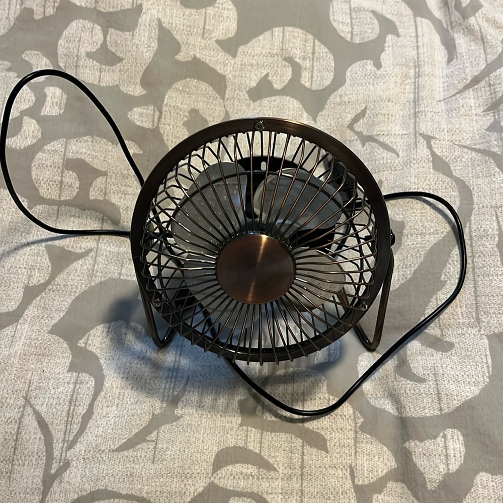 USB powered desk fan